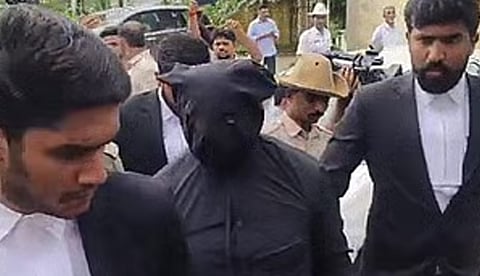 അടിമുടി ദുരൂഹത, വെളിപ്പെടുത്തലില്‍ അന്വേഷണം ആരംഭിച്ചത് രണ്ടാഴചക്ക് ശേഷം; ധര്‍മ്മസ്ഥലയില്‍ നടക്കുന്നതെന്ത്?