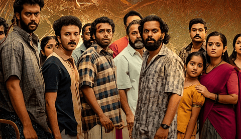 ചിരിപ്പിച്ചും പേടിപ്പിച്ചും തിയറ്ററുകൾ നിറച്ച് അർജുൻ അശോകനും സംഘവും, ഹൗസ് ഫുൾ ആയി 'സുമതി വളവ്' 