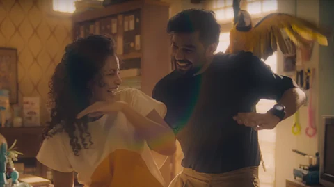 'അടഞ്ഞൊരാ ജന്തുജാല വാതിൽ, തുറന്നിടാൻ വരുന്നതാരെടാ'; കംപ്ലീറ്റ് ഫൺ മൂഡുമായി ഷറഫുദീന്റെ "പെറ്റ് ഡിറ്റക്ടീവ്" തീം സോങ്ങ്