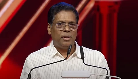 ഡിജിറ്റല്‍ മീഡിയ വളരുന്നത് ഭീഷണി, പരസ്യ വരുമാനത്തിന്റെ 70 ശതമാനവും കൊണ്ടുപോകുന്നു; ഡിസ്‌നി ഇന്ത്യ മുന്‍ മേധാവി കെ.മാധവന്‍