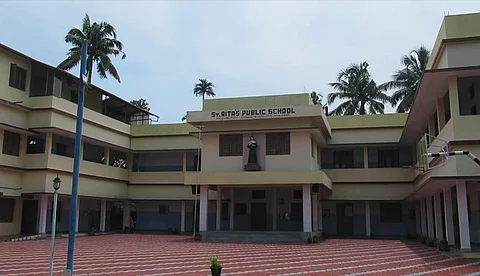 ശിരോവസ്ത്ര വിവാദവും സ്‌കൂള്‍ നിയമങ്ങളും; പള്ളുരുത്തി സെന്റ് റീത്താസില്‍ സംഭവിക്കുന്നത് എന്ത്?