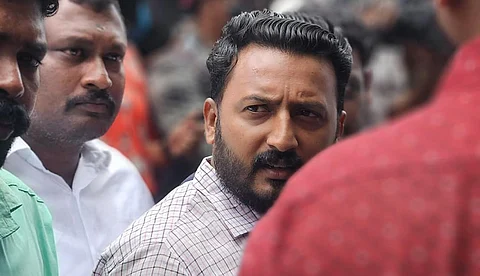 ആദ്യ ബലാല്‍സംഗ കേസില്‍ അറസ്റ്റ് തടഞ്ഞു, രണ്ടാമത്തേതില്‍ ഇല്ല; രാഹുല്‍ മാങ്കൂട്ടത്തിലിന്റെ മുന്‍കൂര്‍ ജാമ്യ ഹര്‍ജികളില്‍ നടന്നത്‌
