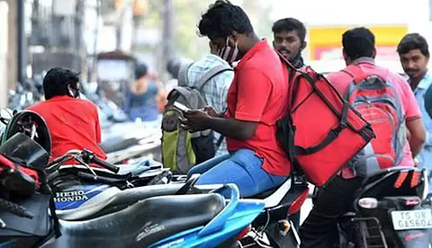 ആ പത്ത് മിനിറ്റ് ഓട്ടത്തിന് അവരുടെ ജീവന്റെ വിലയുണ്ട്; ഓണ്‍ലൈന്‍ ഡെലിവറി തൊഴിലാളി സമരം എന്തിന്?