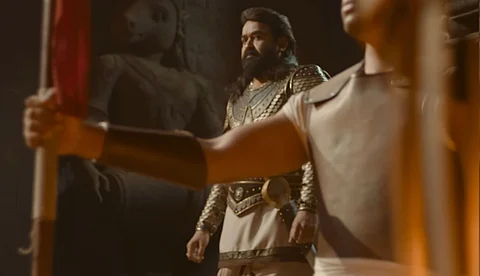 ആവേശക്കടലായി 'വൃഷഭ' തിയറ്ററുകളില്‍  