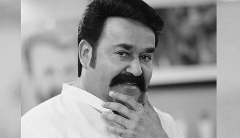 ചുമ്മാ വിന്റേജ് പൊളി; താടി വടിച്ച് ക്ലീൻ ഷേവ് ലുക്കിൽ മോഹൻലാൽ