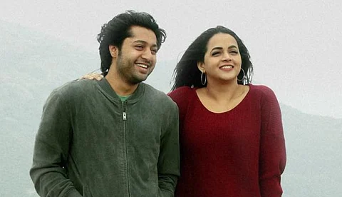 പക്കാ പോസിറ്റീവ് വൈബ്; ശ്രദ്ധ നേടി 'അനോമി'യിലെ രണ്ടാം ഗാനം