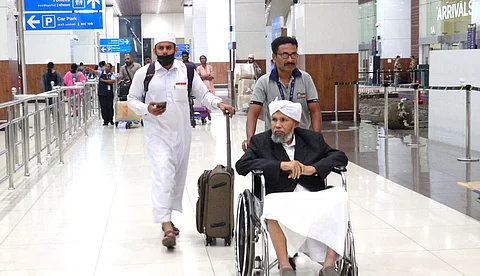 പശ്ചിമേഷ്യാ സംഘര്‍ഷം; പ്രതിസന്ധിയിലായ യാത്രക്കാര്‍ക്ക് ചാര്‍ട്ടര്‍ വിമാനങ്ങള്‍ ഒരുക്കി അക്ബര്‍ ട്രാവല്‍സ്