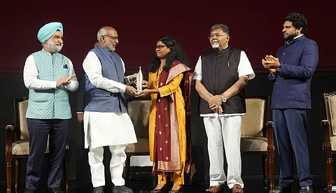 ഫൗസിയ മുസ്തഫയ്ക്ക് രാംനാഥ് ഗോയങ്ക പുരസ്‌കാരം 