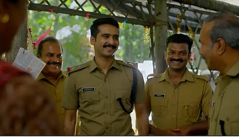 കാക്കി അണിഞ്ഞ് ഷെയിൻ; ദൃഢം നാളെ മുതൽ തിയറ്ററുകളിൽ