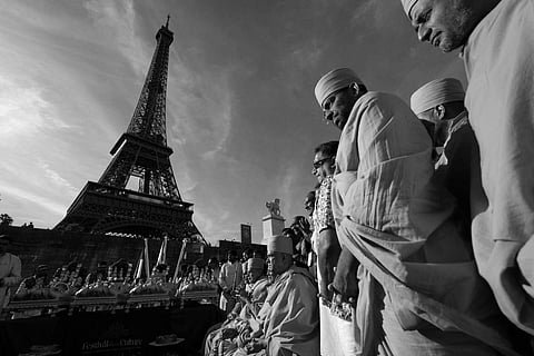 BAPS Monks’ Approach Towards Eiffel Tower’s Women Staff is a Form of Untouchability