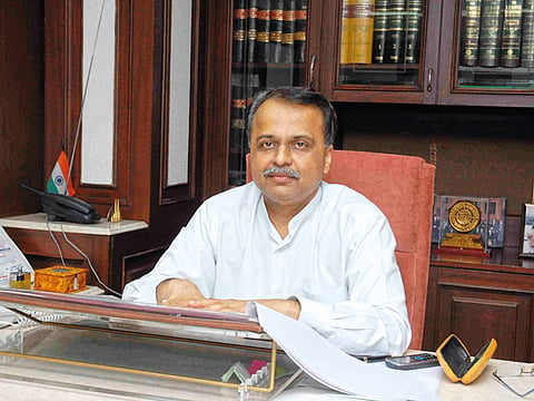 Gujarat HC divests Yatain Oza of his Senior Advocate designation