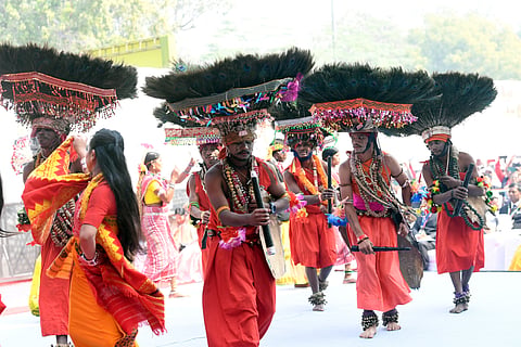 आदि महोत्सव में जनजातीय समाज द्वारा पारंपरिक नृत्य का प्रदर्शन
