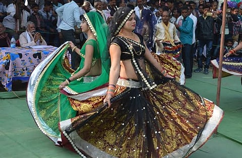 मध्य प्रदेश: करीला मेले में आईं आदिवासी नृत्यांगनाओं का एचआइवी टेस्ट!