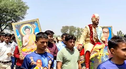 राजस्थान: अलवर के तिलकपुरा गांव में पहली बार दलित दूल्हा घोड़ी चढ़ा