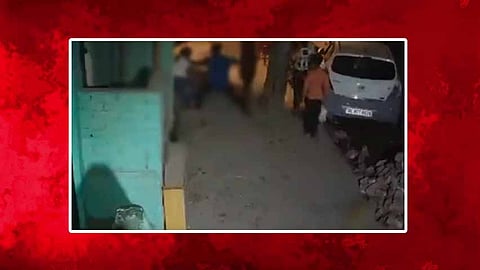 दिल्ली नाबालिग मर्डर केस: पास से गुजरते लोग बचा सकते थे लड़की की जान, कर्ज लेकर पिता ने किया अंतिम संस्कार