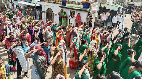 गुजरात के अमरेली में  संकल्प दिन उत्सव पर आयोजित कार्यक्रम 