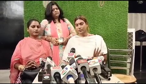 उत्तर प्रदेश: जिस क्षेत्र में किन्नर पर जानलेवा हमला, उसी क्षेत्र में बधाई लेने का मिला अधिकार