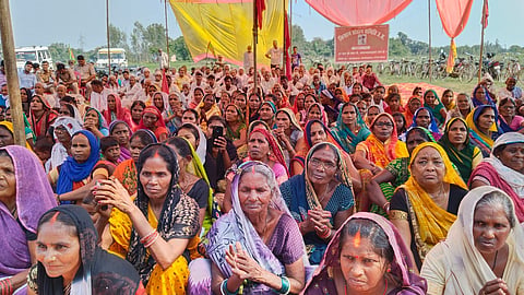 अंतराष्ट्रीय एयरपोर्ट बनाने के विरोध में चल रहे अनवरत धरने का एक साल पूरा हो गया। 