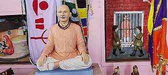 गोविंद गुरु 1923 तक जेल में रहे और जेल से छूटने के बाद उन्होंने भील सेवा सदन के माध्यम से जनसेवा करते रहे।