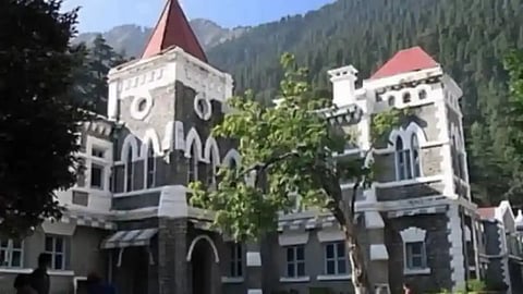 उत्तराखंड: गर्भवती को नौकरी देने से नहीं कर सकते इंकार- नैनीताल हाईकोर्ट