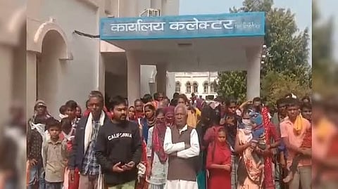 मध्य प्रदेश: पीढ़ियों से सामाजिक बहिष्कृत परिवारों ने कलेक्टर से ईसाई धर्म अपनाने की मांगी अनुमति, जानें पूरा मामला