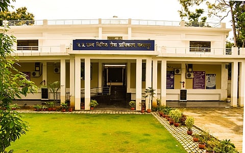 मध्य प्रदेश: सड़कों पर घूम रहे मानसिक दिव्यांगों के बन सकेंगे आधार कार्ड, जानिए क्या है प्लान?