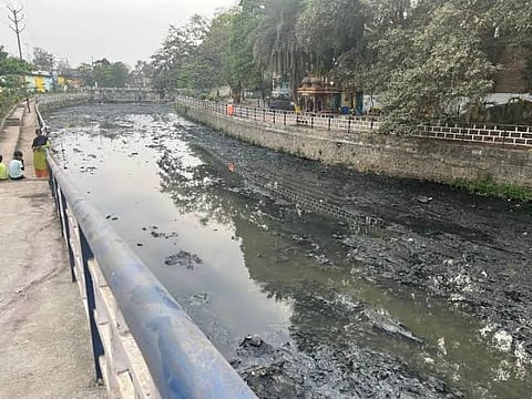 MP: इंदौर की कान्ह नदी कीचड़ में तब्दील.
