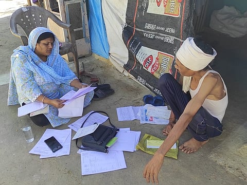 सिलिकोसिस से पीड़ित खनन श्रमिक लच्छू लाल आदिवासी.