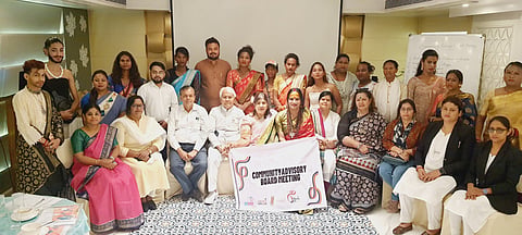 झारखंडः जमशेदपुर में एडवाइजरी कमेटी के गठन पर उपस्थित सदस्य।