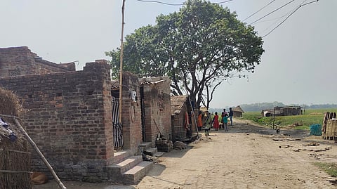 बड़हुलिया गांव का एक दृश्य