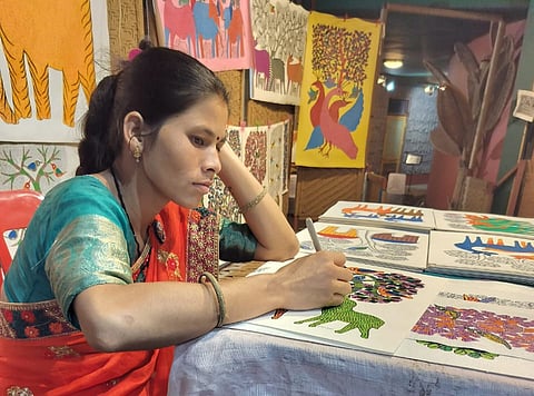 चित्रकार सुनैना टेकाम 