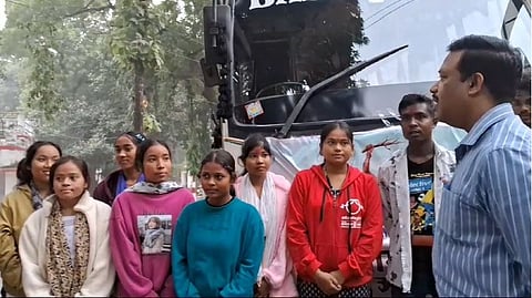 बिरसा मुंडा जयंती कार्यक्रम में शामिल होंगी थारू जनजाति की बच्चियां