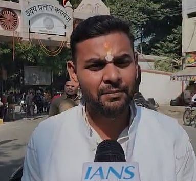 वाराणसी में हनुमान चालीसा पाठ विवाद, कॉलेज छात्रों का आरोप एकतरफा कार्रवाई हुई