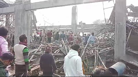 यूपी: अमृत भारत स्टेशन योजना के तहत निर्माणाधीन रेलवे स्टेशन का लेंटर गिरा, कई मजदूर घायल