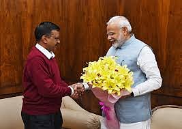 केजरीवाल का कहना है कि केंद्र सरकार यदि जमीन देती है तो दिल्ली सरकार इस पर घर बनाकर सफाई कर्मचारियों को देगी और वे मासिक किस्त के जरिए मकान और जमीन की रकम का पैसा लौटाएंगे। (File Pic)