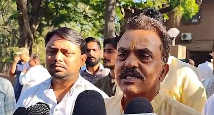 मराठा आरक्षण को लेकर सरकार चिंतित, मनोज जरांगे को मुंबई आने की जरूरत नहीं: संजय निरुपम