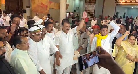 MP विधानसभा में हंगामा: मंडला एनकाउंटर पर विपक्ष का आरोप, BJP विधायक ने भी सरकार को घेरा