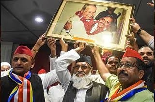 Daddu Prasad with Akhilesh Yadav