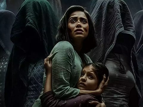 छोरी 2 की सशक्त कहानी के माध्यम से सूर्य की किरणों से होने वाली एलर्जी, जिसे "फोटोसेंसिटिविटी" कहा जाता है, को अंधविश्वास से जोड़कर भारतीय समाज में महिलाओं पर होने वाले अत्याचार को उजागर करती है। 