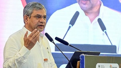 केंद्रीय मंत्री अश्विनी वैष्णव ने घोषणा की कि जाति सर्वेक्षण आगामी जनसंख्या जनगणना का हिस्सा होगा।