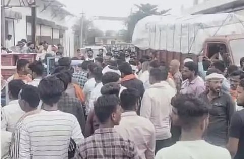 जबलपुर में किसानों ने किया चक्का जाम 