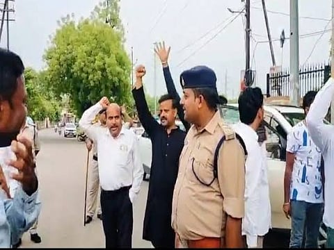 ग्वालियर में सीएम को काले झंडे दिखाने का प्रयास