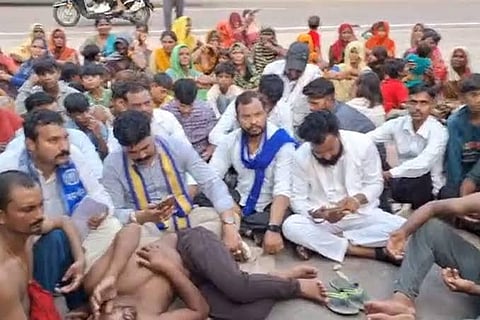 एसपी ऑफिस के सामने भीम आर्मी ने दिया धरना