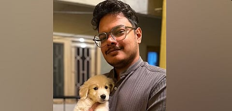 पोस्ट में आनंदु ने खुलासा किया कि जब वह सिर्फ 3-4 साल के थे, तभी पड़ोसी एनएम नाम के एक व्यक्ति जो आरएसएस का सक्रिय कार्यकर्ता था, ने उन पर यौन शोषण शुरू कर दिया।  बाद में आरएसएस के आईटीसी और ओटीसी कैंपों में भी कई सदस्यों ने उन्हें यौन और शारीरिक शोषण का शिकार बनाया। 