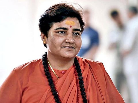 भाजपा की पूर्व सांसद साध्वी प्रज्ञा के ‘टांग तोड़’ बयान पर बवाल