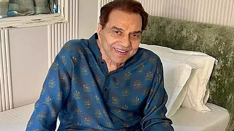 89 वर्षीय दिग्गज फिल्म अभिनेता धर्मेंद्र मुम्बई के ब्रीच कैंडी हॉस्पिटल में एडमिट हैं, परिजनों के मुताबिक उनकी हालत अभी स्थिर है।  