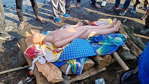 Uttar Pradesh News: 2 Youths Caught Trying To Cremate Plastic Dummy In Garhmukteshwar 