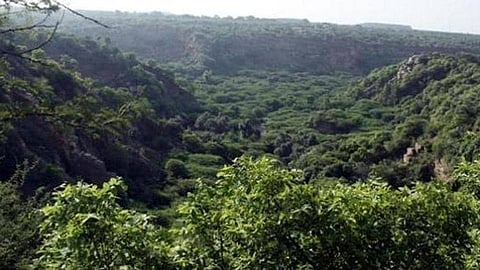 कांग्रेस ने बनाई तथ्य अन्वेषण समिति