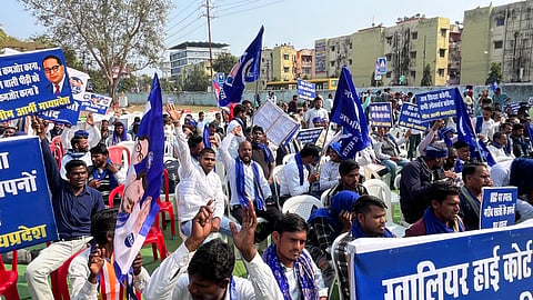 भोपाल में भीम आर्मी-ASP का प्रदर्शन: UGC व आरक्षण मुद्दों पर सरकार को चेतावनी, CM हाउस घेराव के दौरान वाटर कैनन का इस्तेमाल
