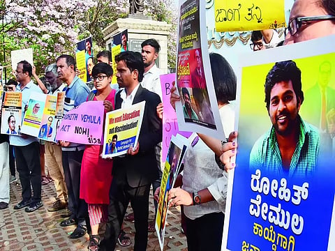 कर्नाटक के मुख्यमंत्री सिद्धारमैया के नेतृत्व वाली कांग्रेस सरकार 'रोहित वेमुला अधिनियम' (Rohith Vemula Act) लागू करने जा रही है, जिससे वह ऐसा कानून बनाने वाला देश का पहला राज्य बन जाएगा।